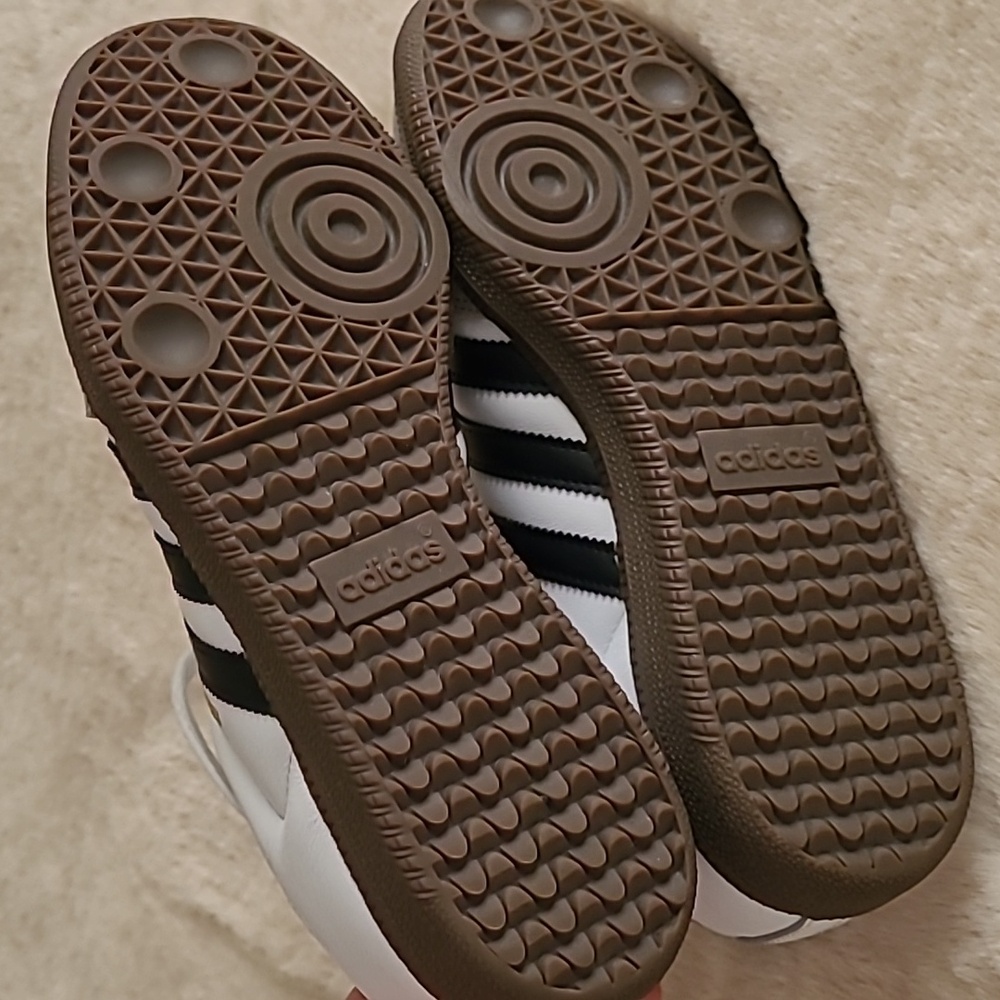 Samba OG shoes in Cloud White / Core Black / Size 6 Men / 7 Women - Picture 9 of 11